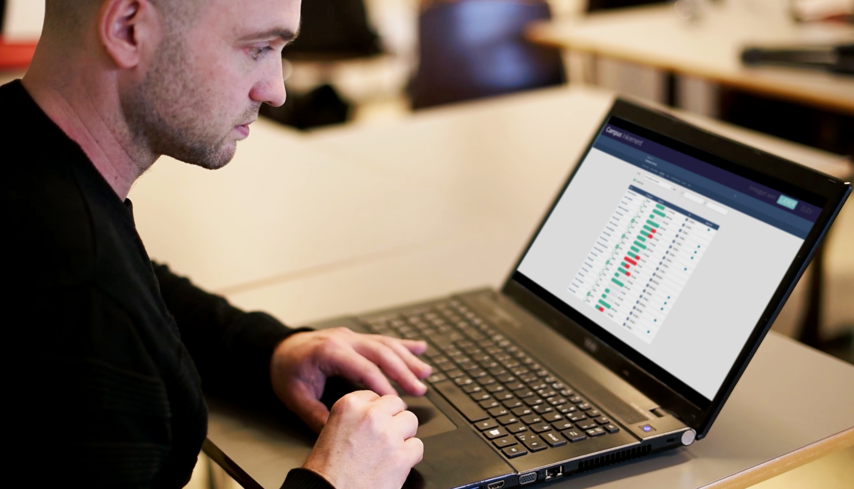 Bjørn Ove Thue leser statistikken i Campus
